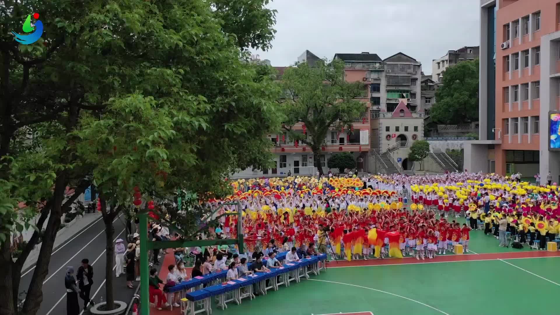 洪江區(qū)幸福路小學(xué)“幸福心向黨 喜迎二十大” 慶“六一”室內(nèi)操創(chuàng)意展示活動
