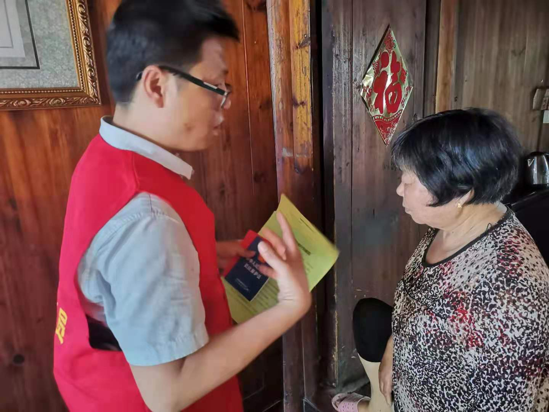 洪江區(qū)司法局進(jìn)橫巖鄉(xiāng)開展法治宣傳活動