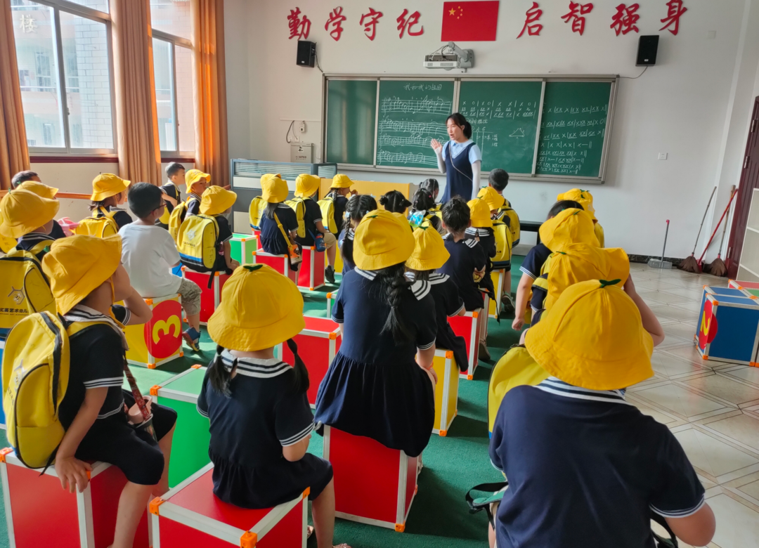 區(qū)匯英藝術(shù)幼兒園：“你好，小學(xué)！”——幼小銜接之參觀小學(xué)
