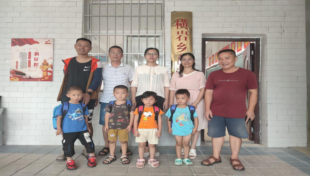 開學第一天，這些笑容很迷人！