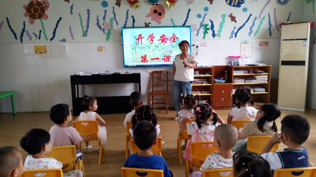 區(qū)桂花園鄉(xiāng)中心幼兒園：開學第一課唱響安全教育主旋律