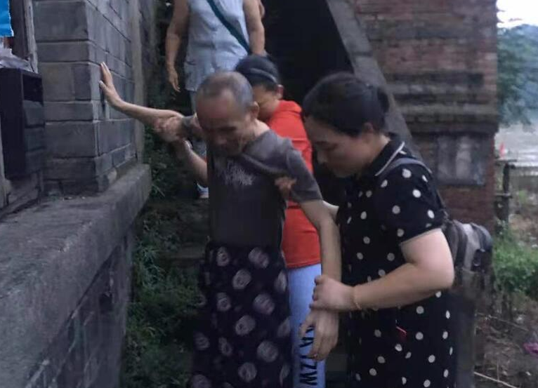 “女漢子”撐起社區(qū)一片天