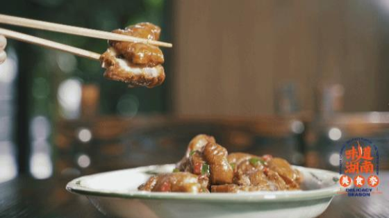 簡單易學(xué)！今天這道菜即美味又養(yǎng)顏