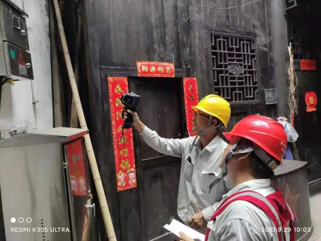 節(jié)前保電，他們在崗