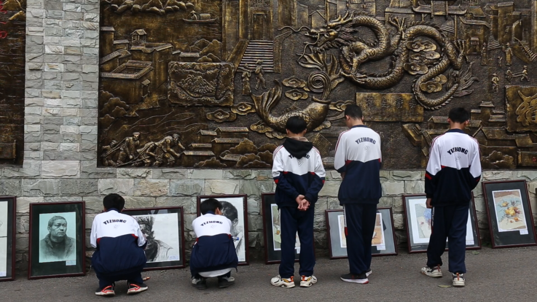 眾人圍觀，這場(chǎng)藝術(shù)展覽有多厲害？