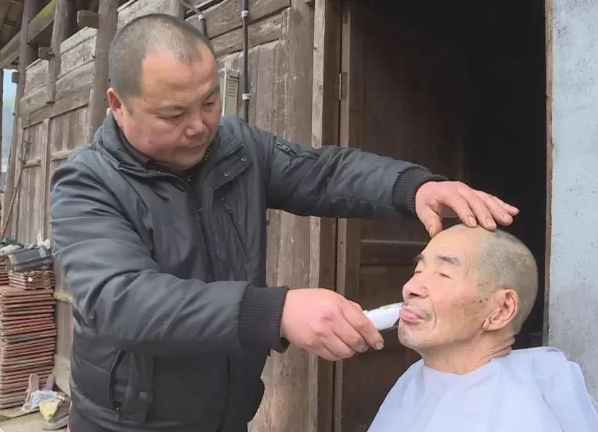 恭喜！這名洪江人入選十月“湖南好人榜”！