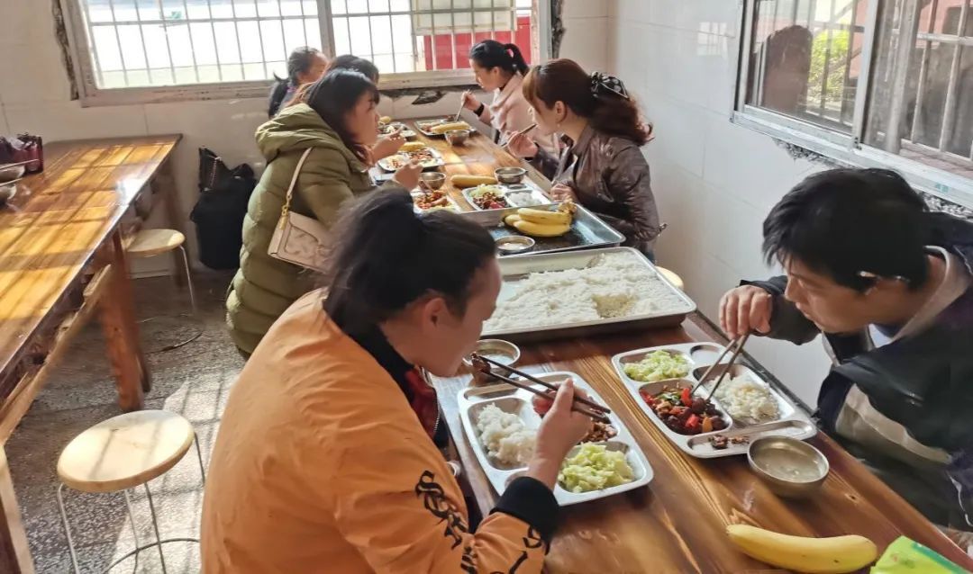 家校攜手,共護(hù)學(xué)生健康