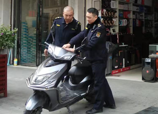 多措并舉，洪江區(qū)治理車輛違停持續(xù)“升溫”