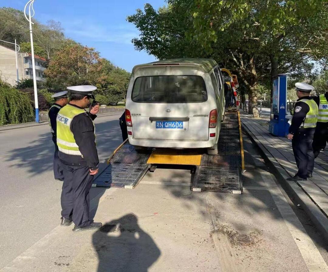 交警部門整治城區(qū)交通秩序 ，凈化道路通行環(huán)境