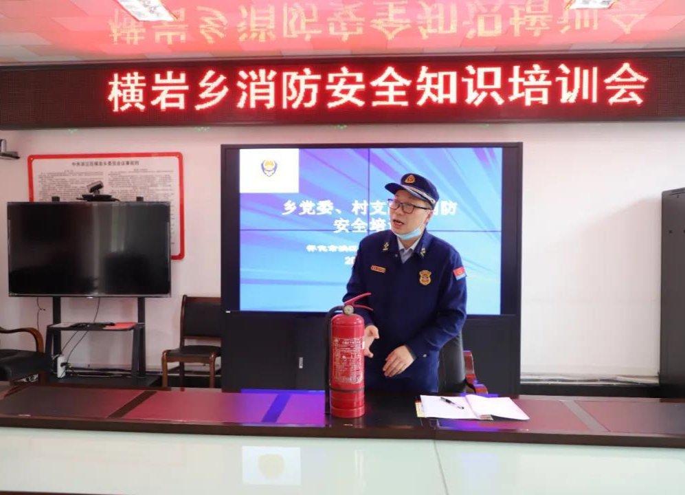 敲門入戶送平安，消防宣傳零距離