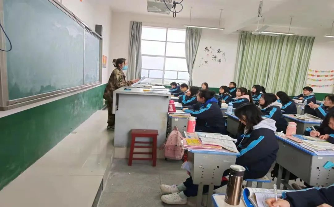 風華正茂恰少年 參軍報國正當時