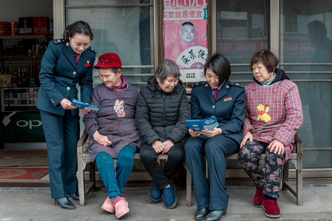 洪江區(qū)稅務(wù)局：送法下鄉(xiāng)貼民心 普法進(jìn)村暖人心