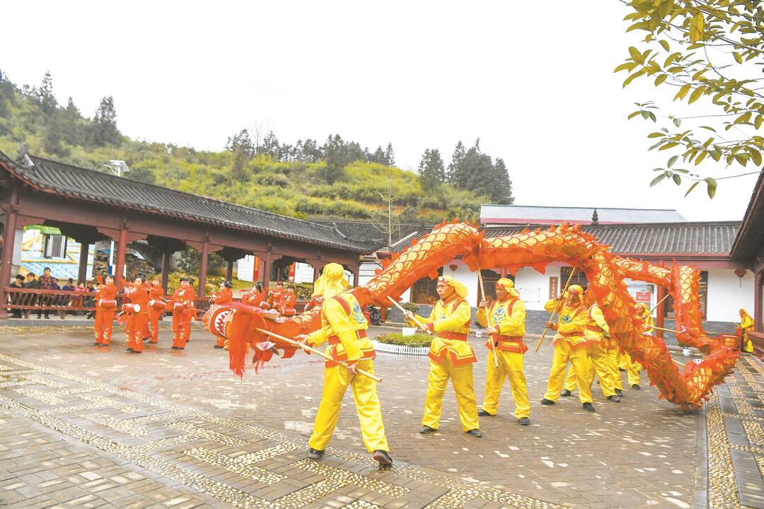 洪江區(qū)村民們元宵節(jié)民俗節(jié)目彩排忙！