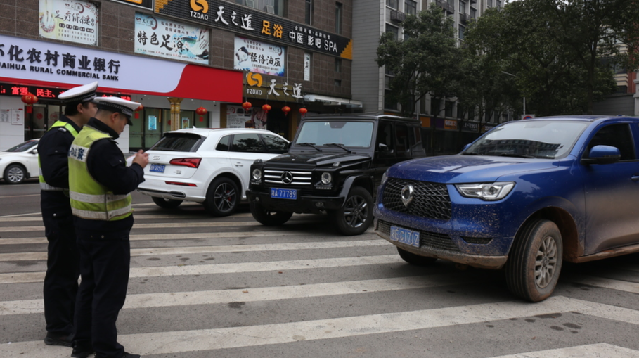 2月28日，洪江區(qū)39臺機(jī)動(dòng)車被抄牌了，原因是……