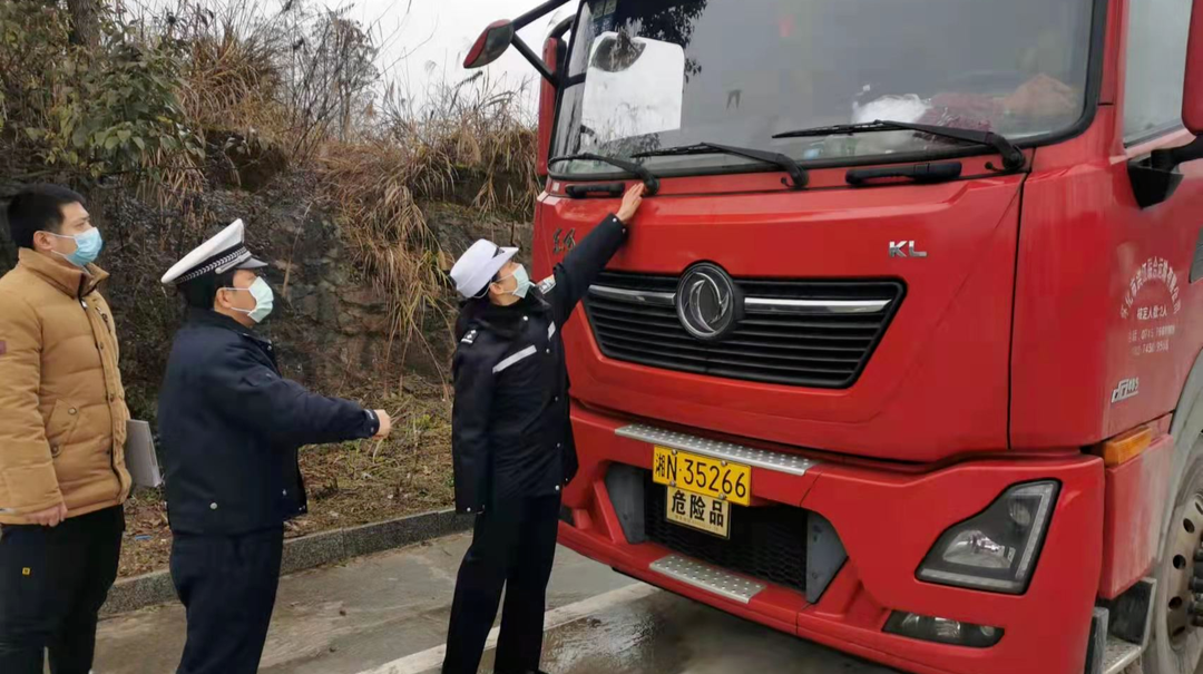 交警提醒：發(fā)現(xiàn)這類行為一定要及時(shí)舉報(bào)！?