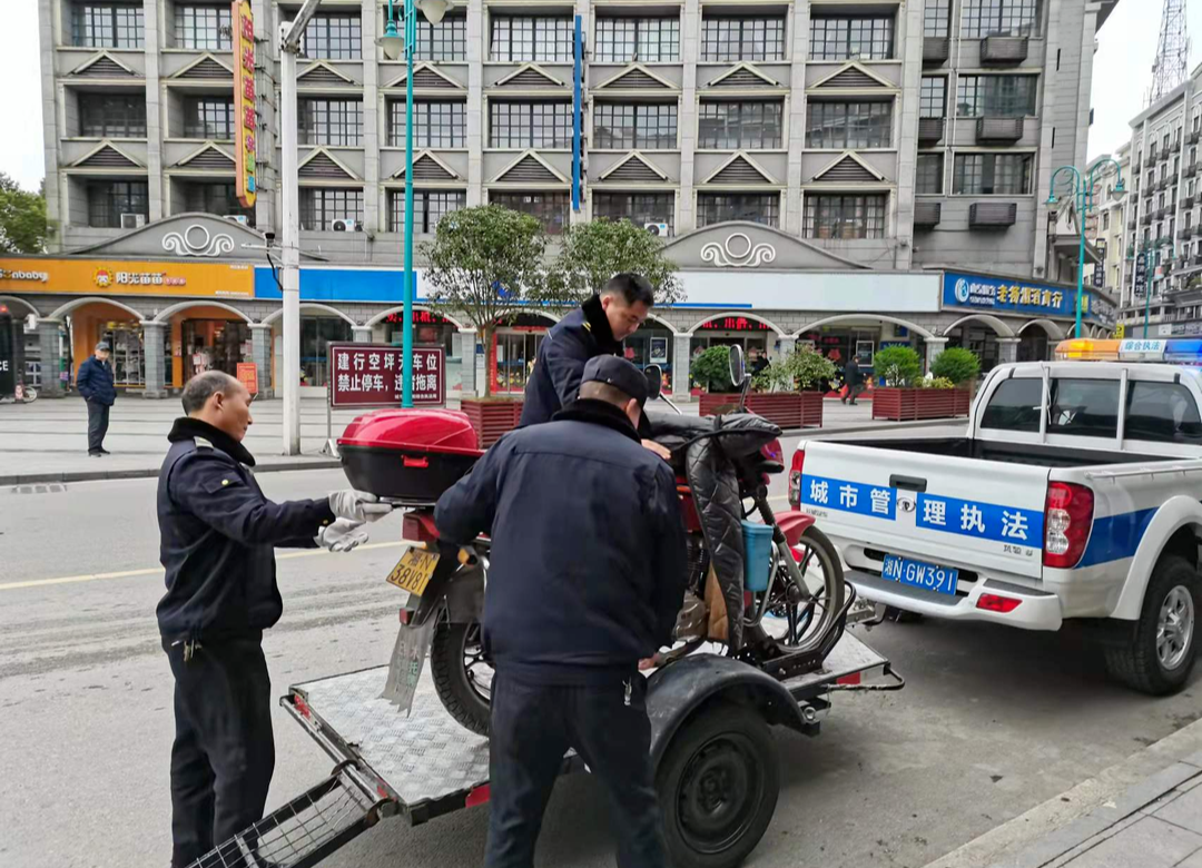 摩托車亂停亂放？一律拖走！