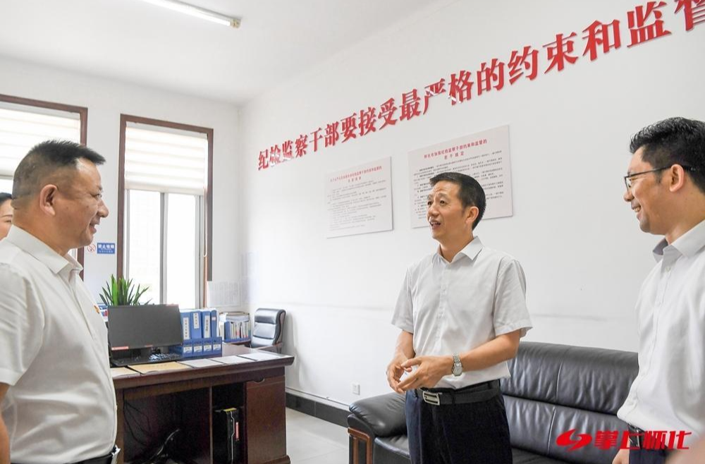 許忠建在市紀委監(jiān)委機關(guān)走訪調(diào)研時強調(diào)：始終堅持嚴的主基調(diào)不動搖 為保持風清氣正的政治環(huán)境提供紀律作風保障