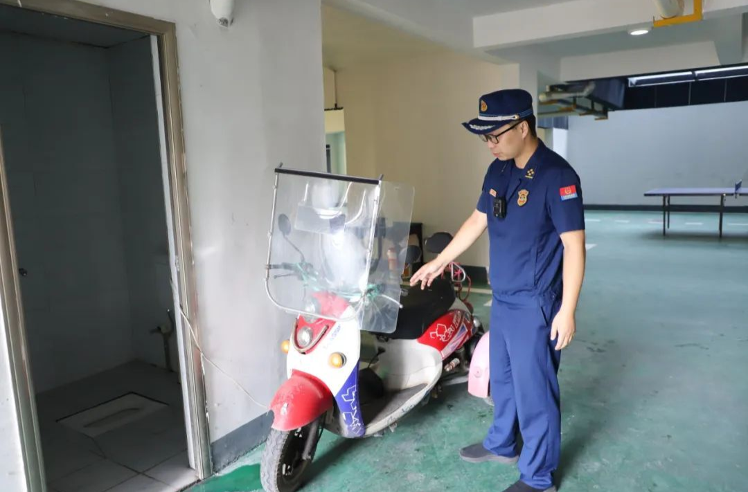樓道內(nèi)電動車違規(guī)充電？最高罰款10000元