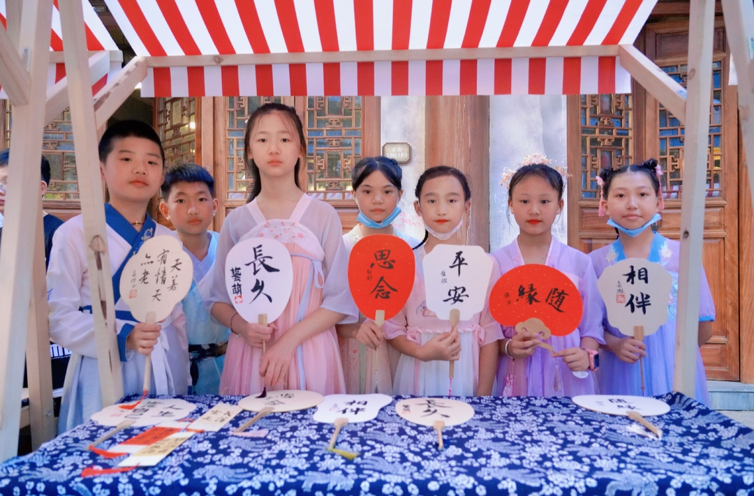 新晉打卡地！洪商公益集市開(kāi)市啦