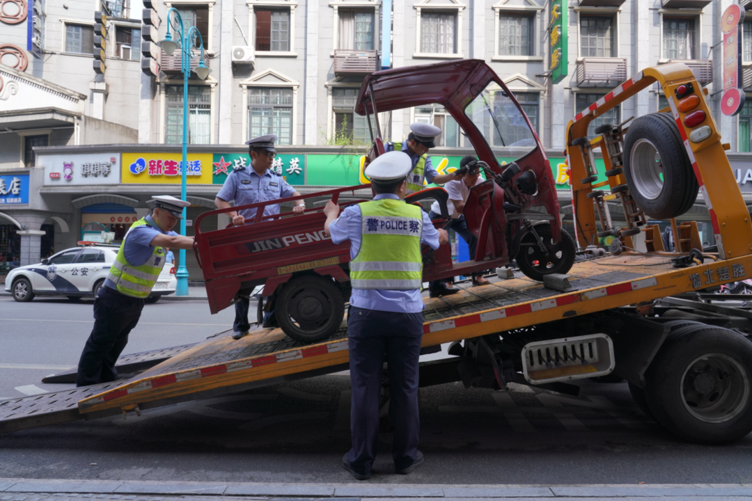 洪江區(qū)：持續(xù)開展夏季交通秩序百日整治行動  為夏季道路安全“降溫”