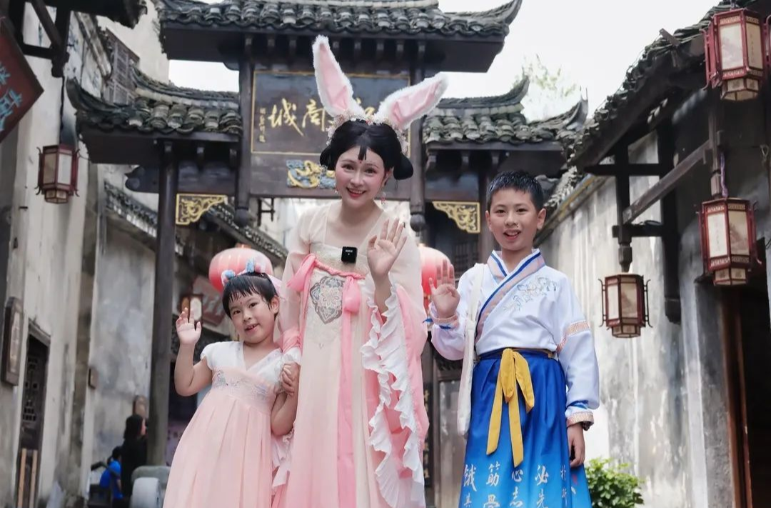 華服夜游、情景扮演……暑假要來一場沉浸式奇妙游嗎？