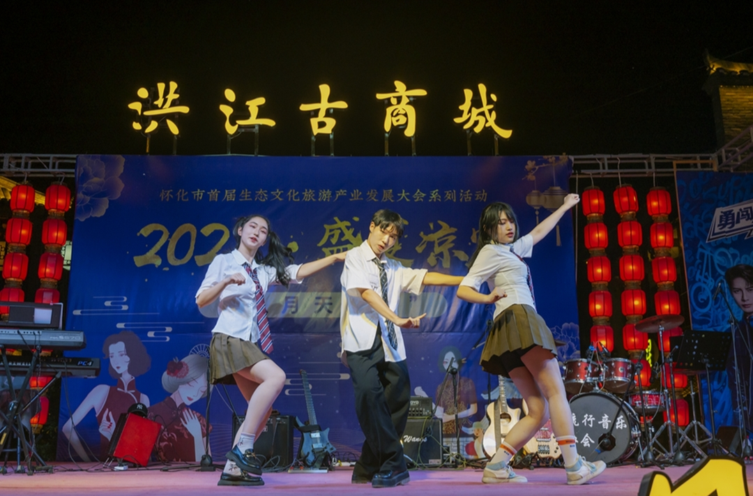 “青春之夜”“YOUNG”帆起航！