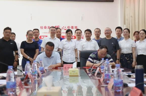 湖南化工职业技术学院与洪江区高新区举行校企合作签约仪式