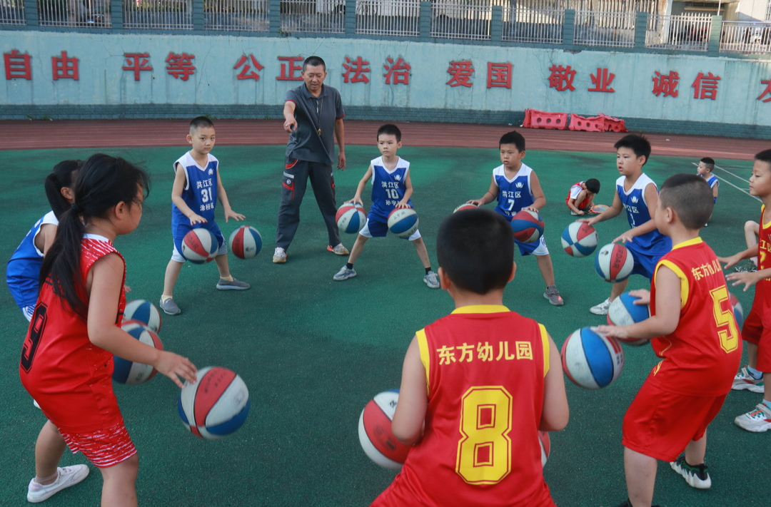 他的義務(wù)輔導(dǎo)課，一開就是17年！他是誰(shuí)？