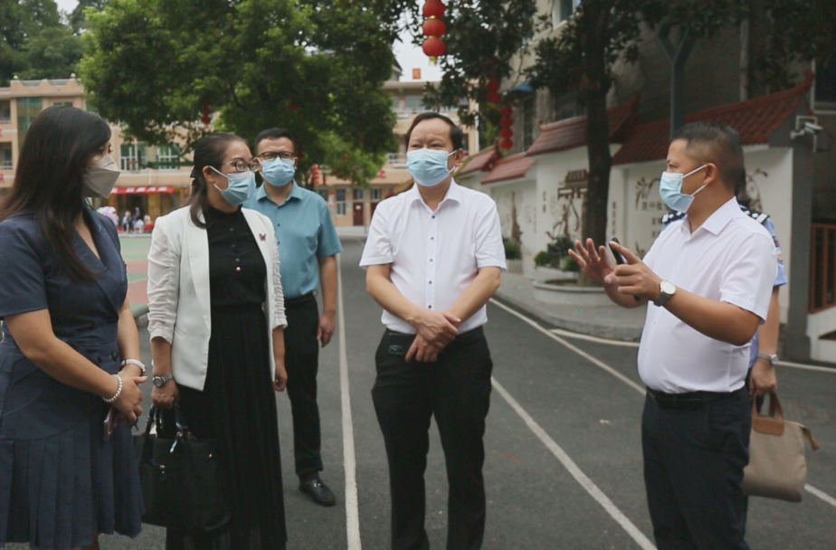 劉曉明調(diào)研全區(qū)中小學校開學工作，重點看了這些地方......