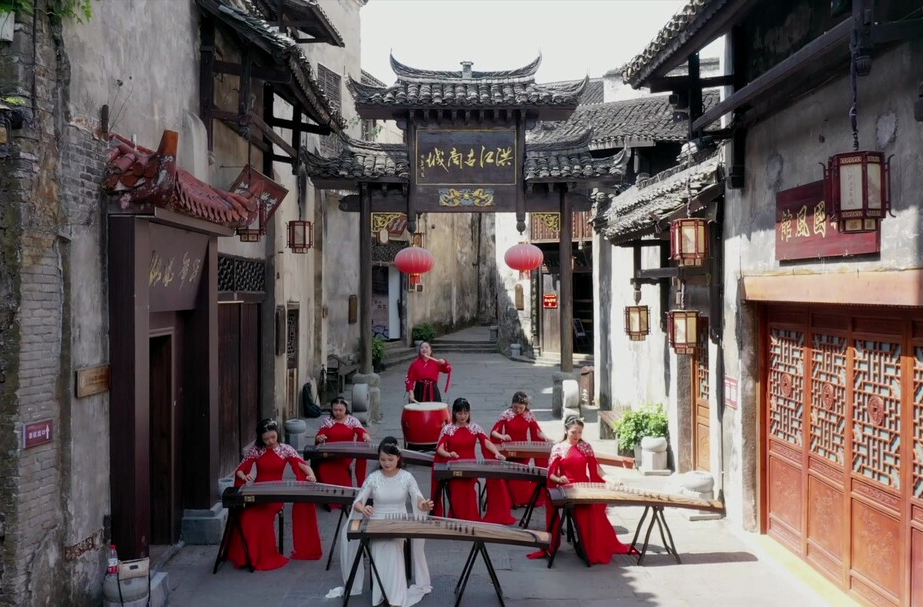 當(dāng)盛世國樂遇見洪江古商城，一切都是剛剛好！