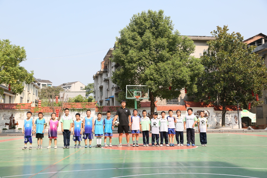 區(qū)幸福路小學(xué)：校園足球精彩綻放