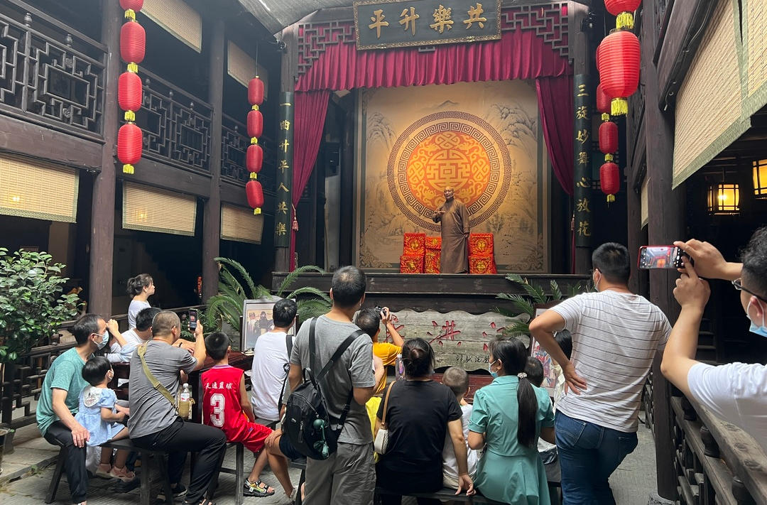 “十一”黃金周，洪江古商城迎來客流小高峰