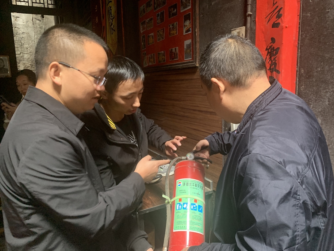 洪江區(qū)開展古商城消防安全工作專項(xiàng)檢查