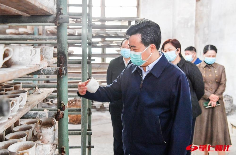 黎春秋在洪江區(qū)、洪江市調(diào)研時要求：努力辦成一屆高標(biāo)準(zhǔn)高質(zhì)量高水平的旅游盛會
