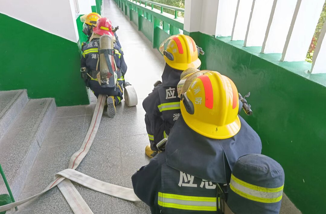 “119消防宣传月” 多部门联合走进校园