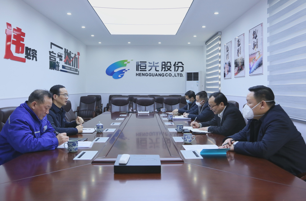 劉曉明走訪慰問因公犧牲黨員家屬、老干部、 全國勞模和民營企業(yè)家