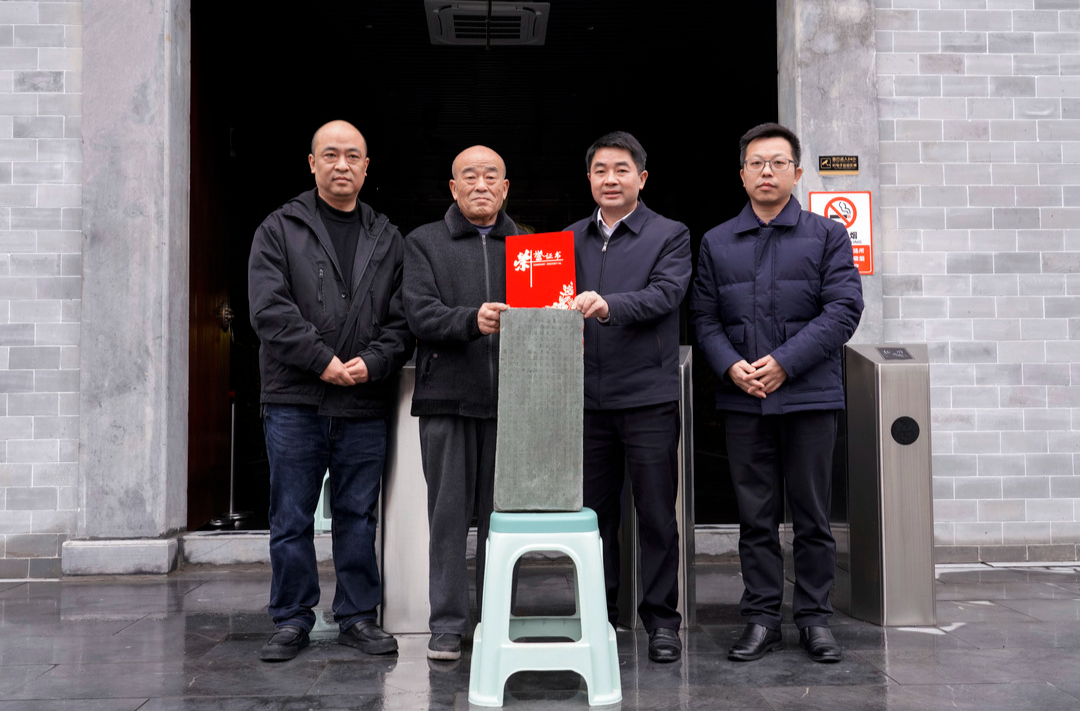 洪江熱心市民向洪商博物館捐贈文物