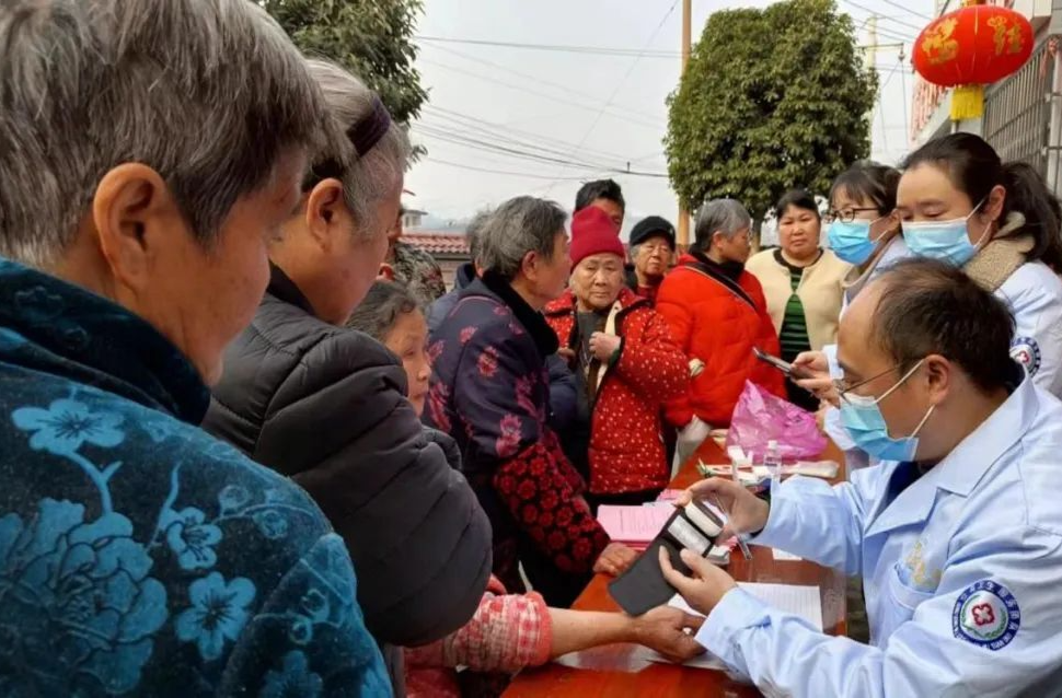 弘揚(yáng)雷鋒精神，傳遞愛(ài)與健康
