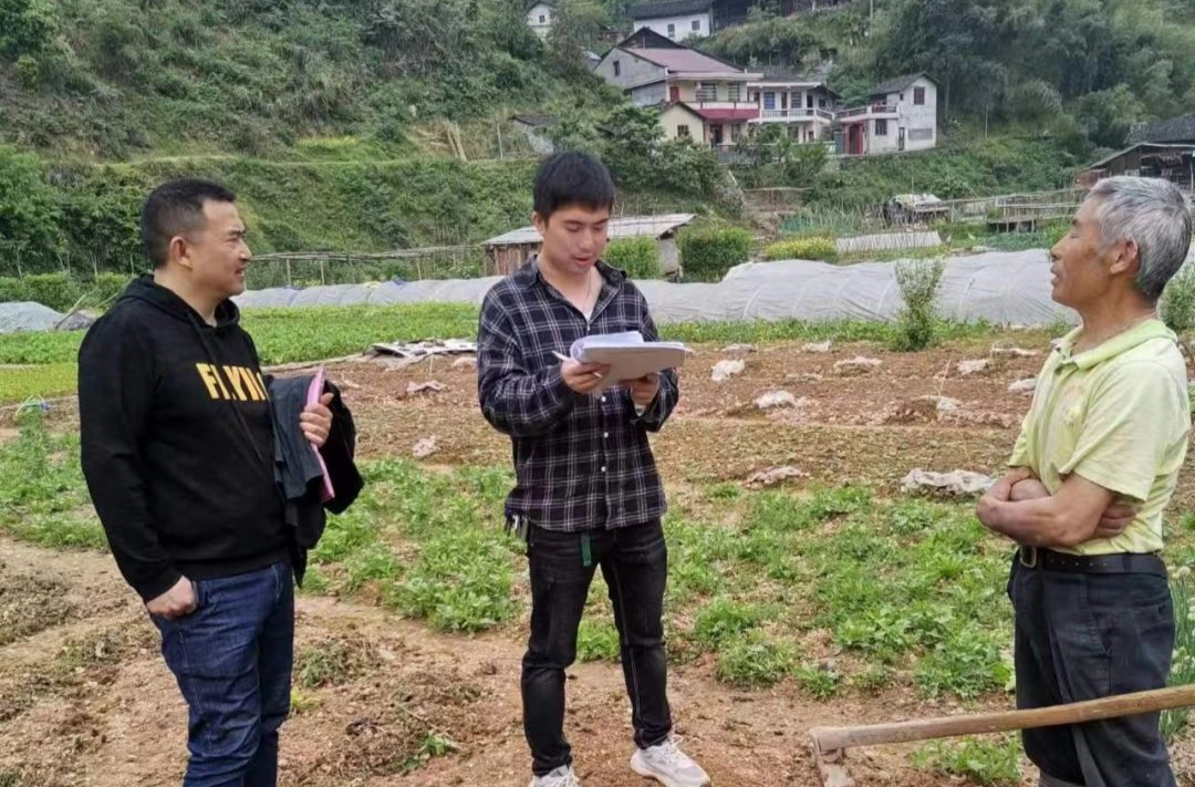 政法干警齊出擊，為民服務(wù)零距離