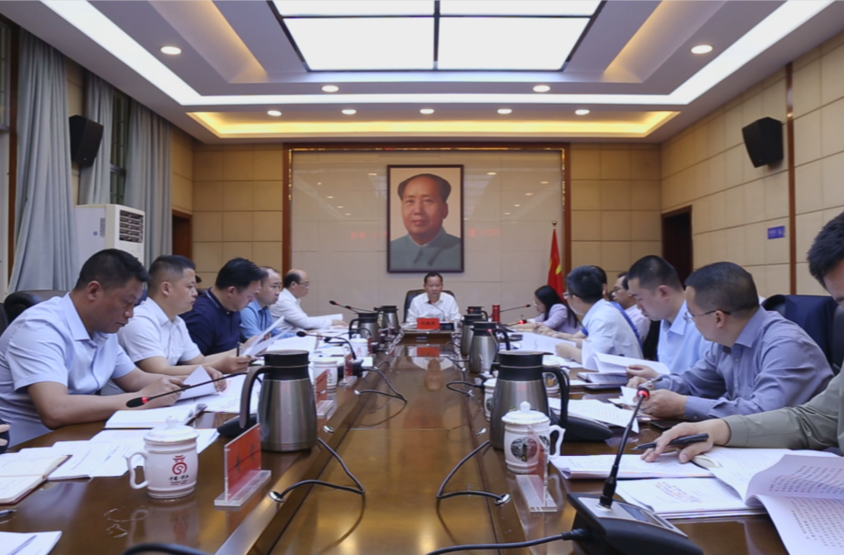 劉曉明主持召開(kāi)區(qū)工委委員會(huì)會(huì)議，重點(diǎn)研究了這些事項(xiàng)