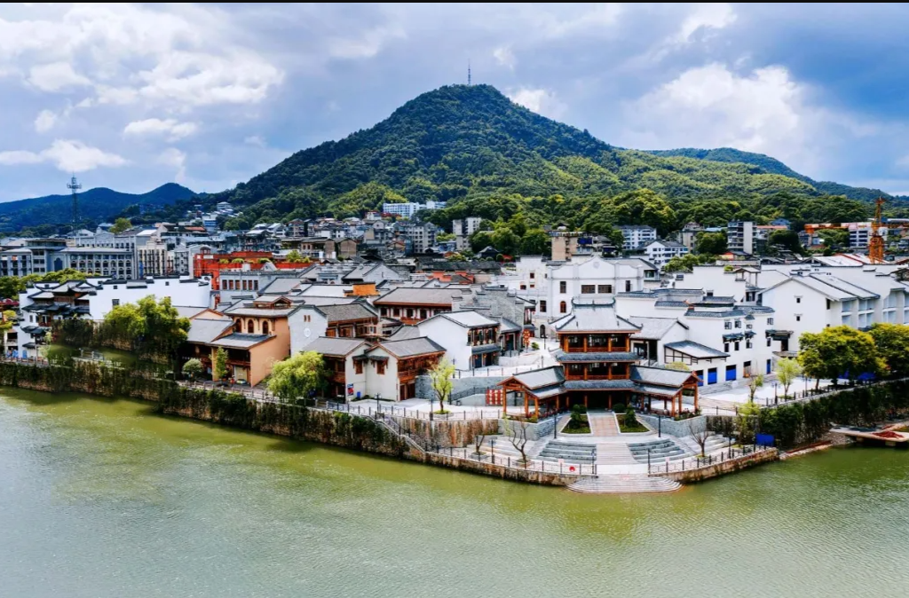 劉曉明率隊(duì)赴省發(fā)改委對(duì)接匯報(bào)工作