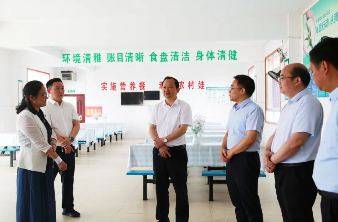 劉曉明、楊健桃督查我區(qū)高考準(zhǔn)備、校園安全和學(xué)生防溺水工作