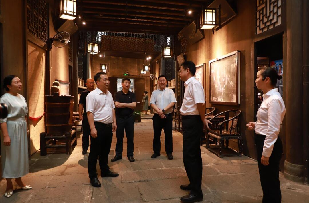 省委臺(tái)辦主任曾智夫來(lái)洪調(diào)研省級(jí)對(duì)臺(tái)交流基地建設(shè)