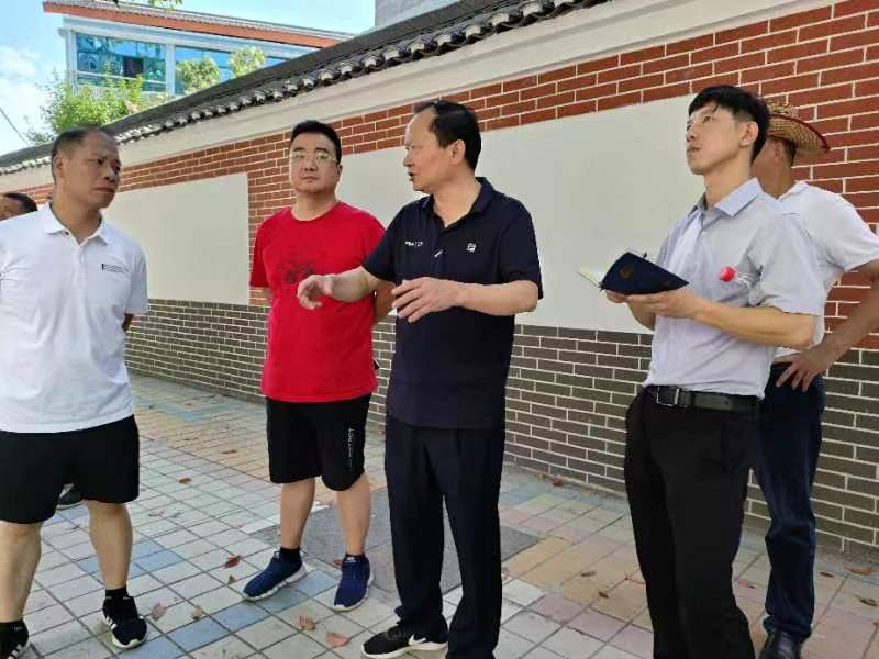 劉曉明調(diào)研古商城景區(qū)現(xiàn)代建筑拆遷和立面改造項目安全生產(chǎn)工作