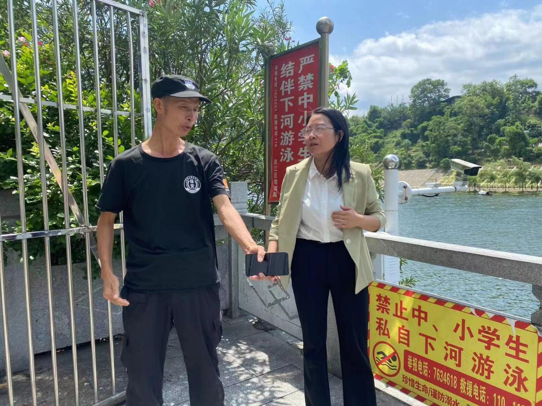 楊健桃檢查暑假期間學(xué)生防溺水、安全生產(chǎn)工作