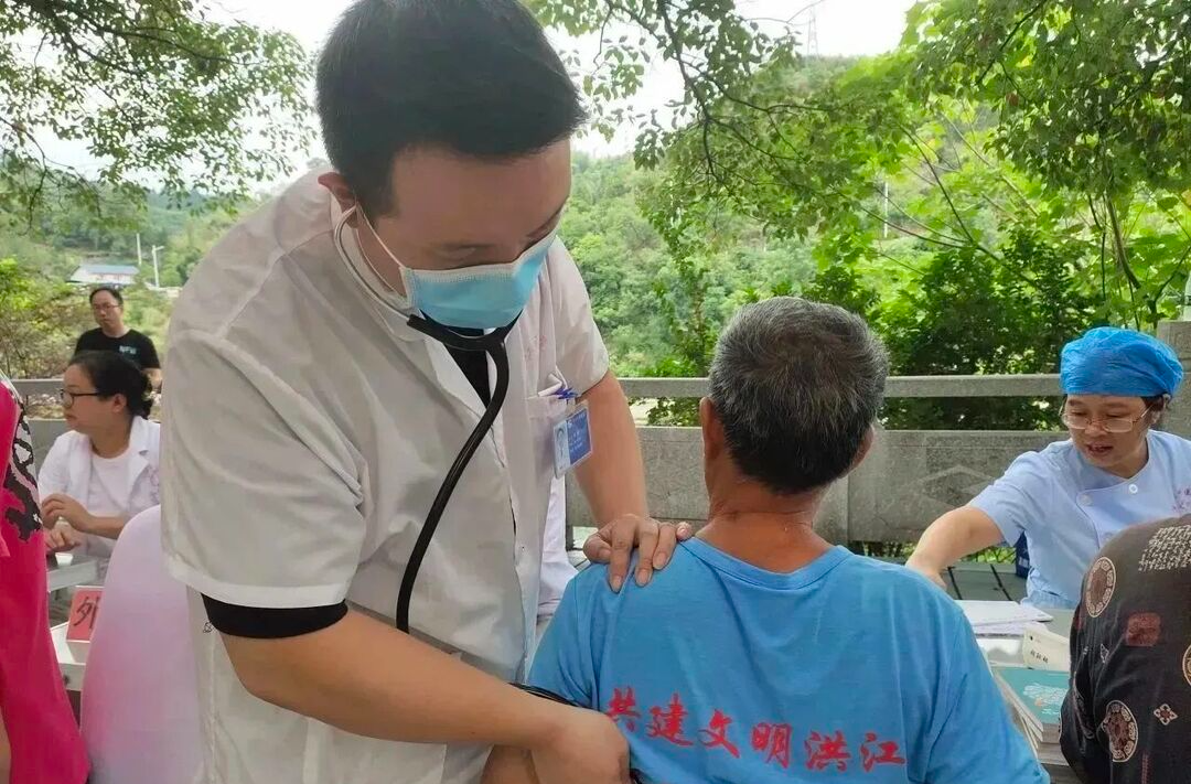 義診服務(wù)暖人心！