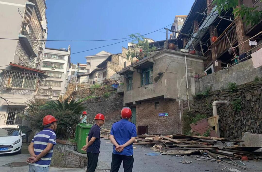 拆除老舊危房 消除安全隱患