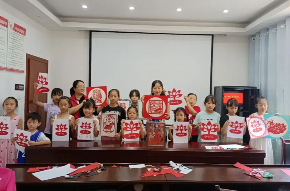 傳承非遺剪紙 弘揚(yáng)廉政文化