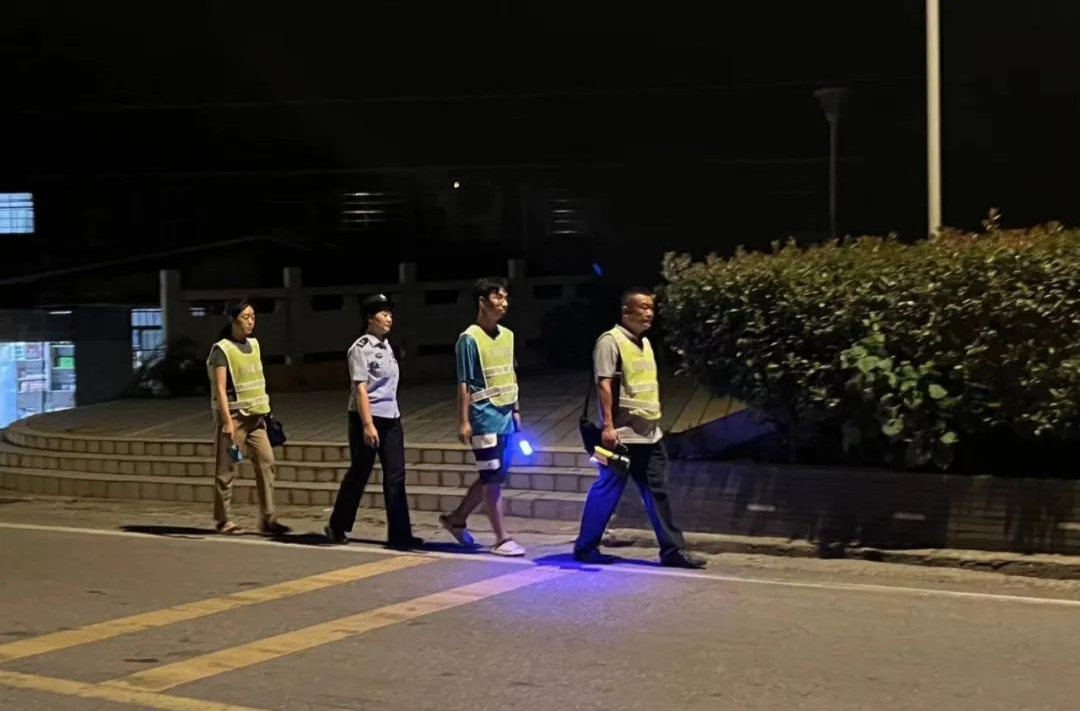 夜間巡邏“不打烊”，點(diǎn)亮居民“平安燈”