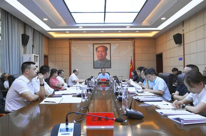 劉曉明主持召開區(qū)工委委員會（擴(kuò)大）會議，重點(diǎn)研究了這些事項(xiàng)
